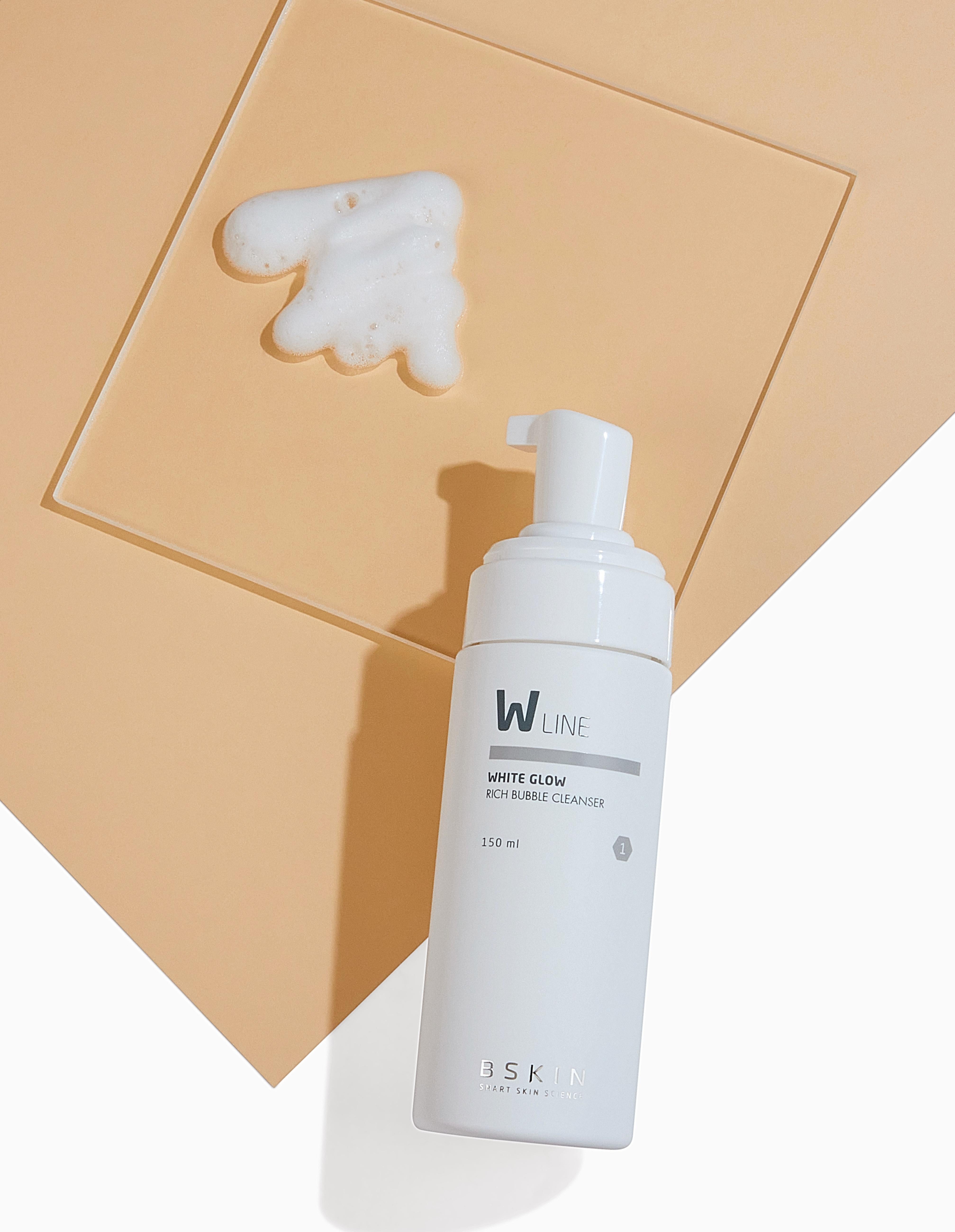 White Glow Rich Bubble Cleanser