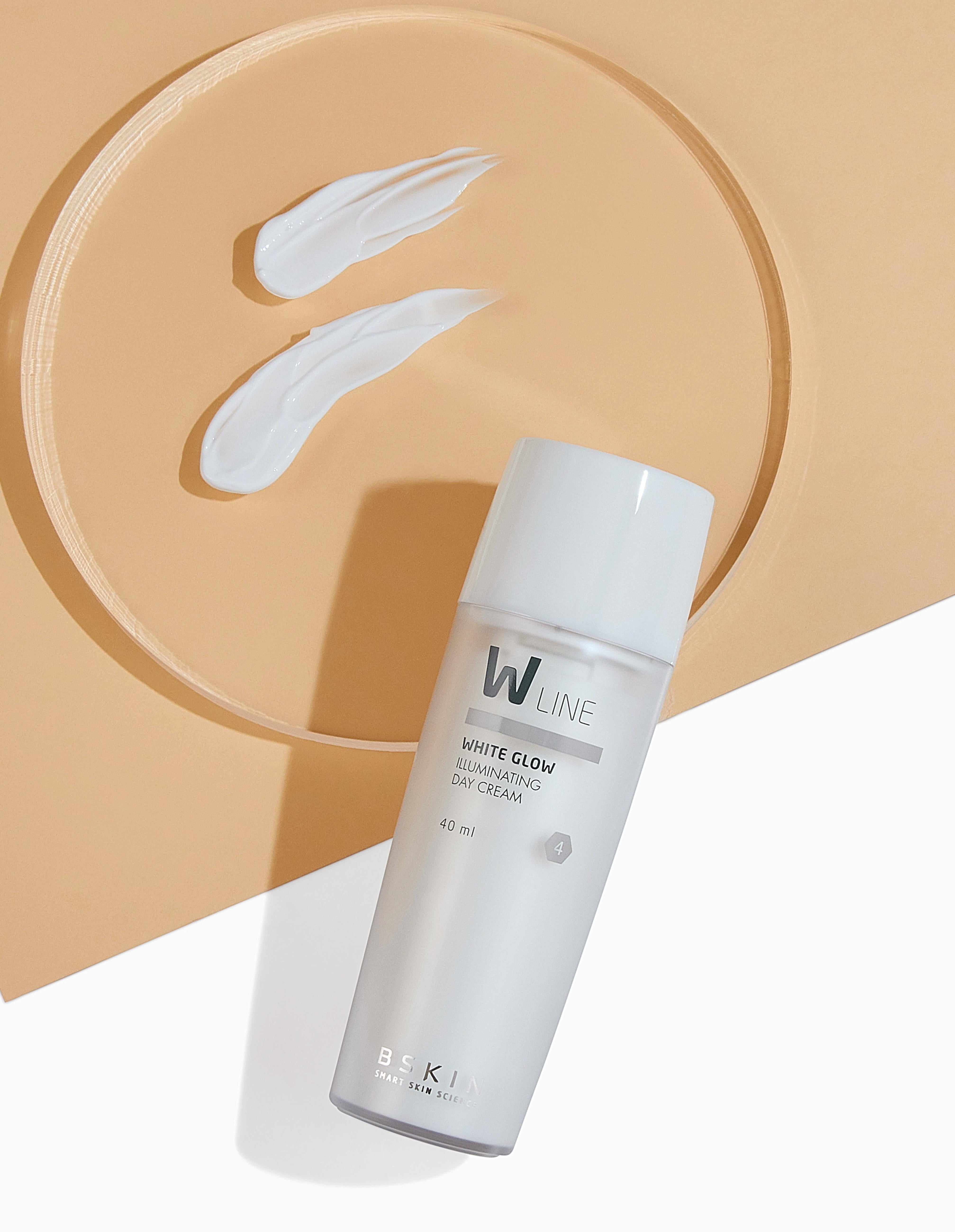 White Glow Illuminating Day Cream